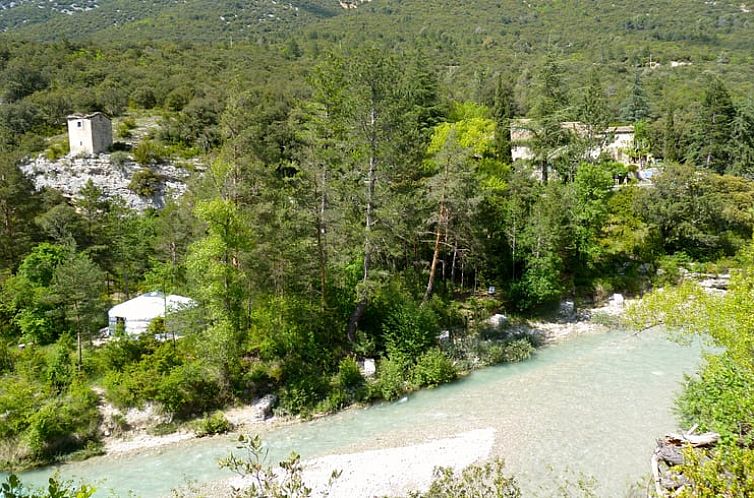 Entdecken Sie die Natur rund um das Ferienhaus in Saint Leger du Ventoux, gelegen an einem Fluss in der Provence, Cote d'Azur.