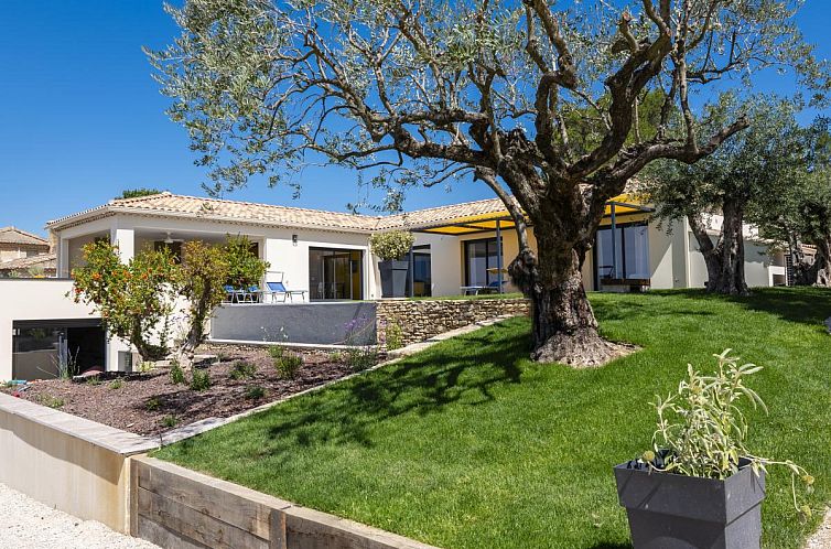 Geniet van de rust bij Borie, een vakantieaccommodatie in Beaumes-de-Venise, Provence, omgeven door natuur.