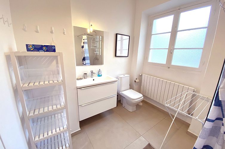 Vakantiehuis Geräumige und elegante Villa mit großem Garte