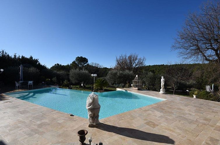 Vrijstaande woning in  Flayosc - Les Arcs-Sur-Argens