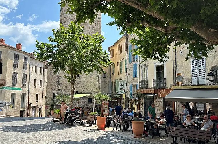 St Maur