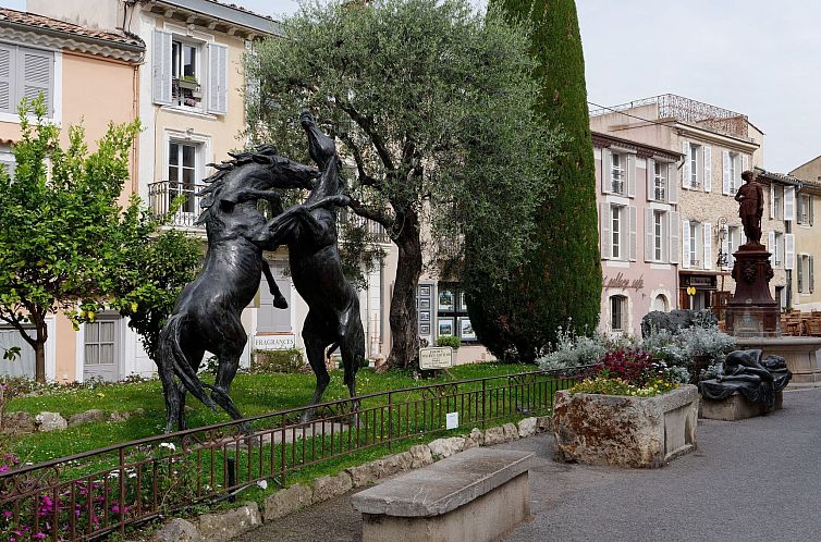 Appartement Moderne Wohnung in Mougins mit eigenem Garten