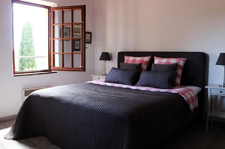 Vakantiehuis Charmante Villa mit Pool und Golfplatz