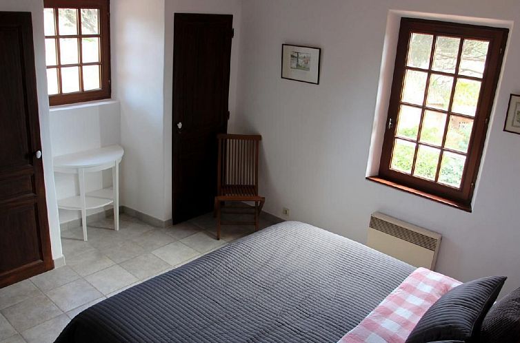 Vakantiehuis Charmante Villa mit Pool und Golfplatz