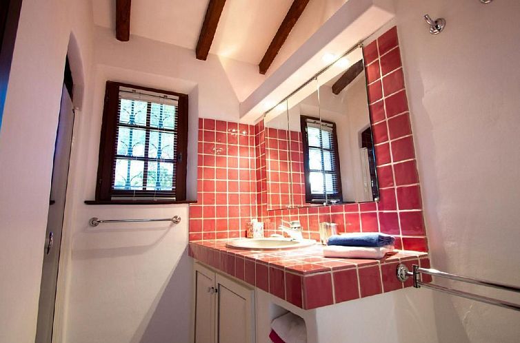 Vakantiehuis Charmante Villa mit Pool und Golfplatz