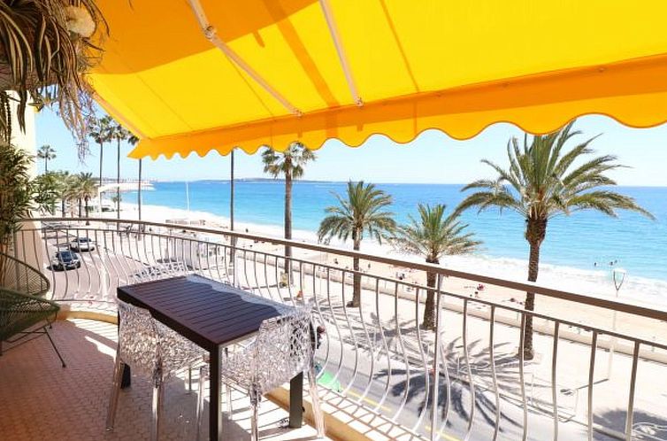 Appartement 3 bedroom facing the beach 401