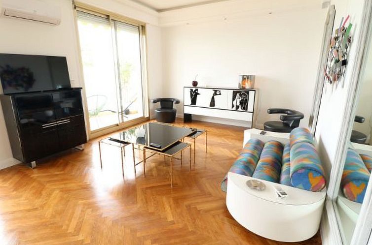 Appartement 3 bedroom facing the beach 401