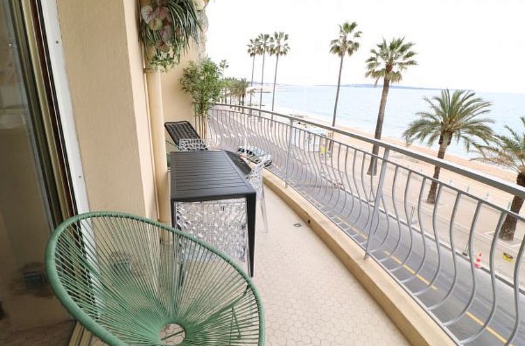 Appartement 3 bedroom facing the beach 401