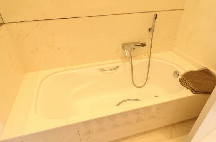 Appartement 3 bedroom facing the beach 401
