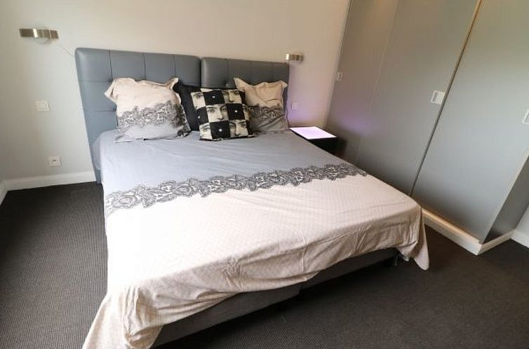 Appartement 3 bedroom facing the beach 401