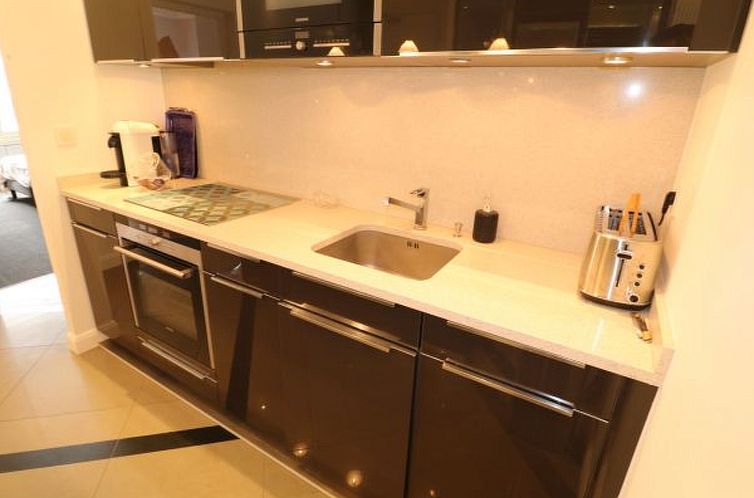 Appartement 3 bedroom facing the beach 401