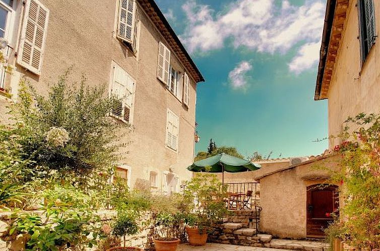 Appartement SCHÖNES STUDIO MIT GARTEN FÜR 2 IM DORF