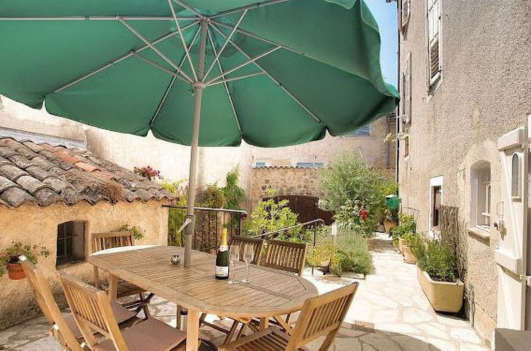 Appartement SCHÖNES STUDIO MIT GARTEN FÜR 2 IM DORF