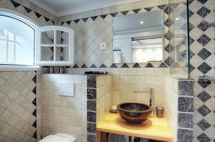 Appartement SCHÖNES STUDIO MIT GARTEN FÜR 2 IM DORF