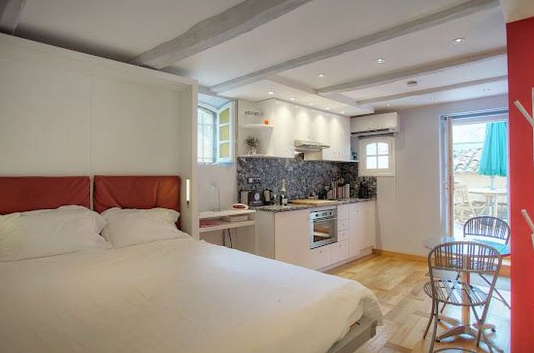 Appartement SCHÖNES STUDIO MIT GARTEN FÜR 2 IM DORF