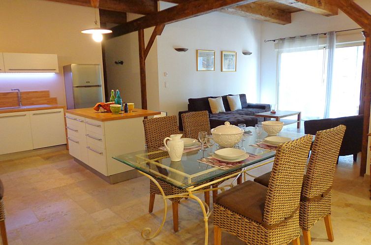 Appartement Klimatisierte Wohnung mit 2 Schlafzimmern und Po