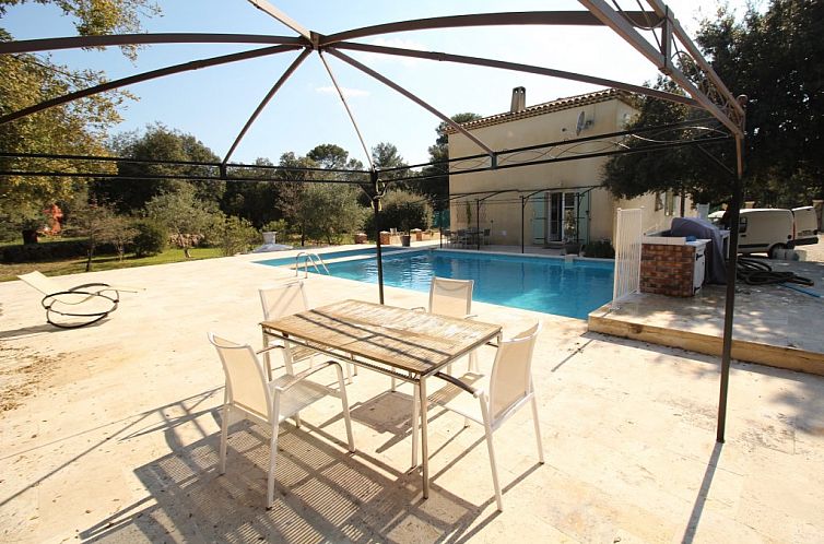 Vrijstaande woning in Flassans-Sur-Issole