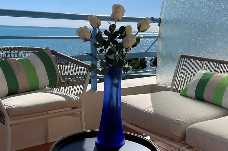 Luxe Appartement met zee uitzicht