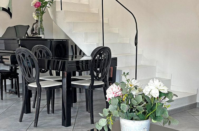 Vakantiehuis Haus 5 pers - Swimmingpool- Klimaanlage- WiFi