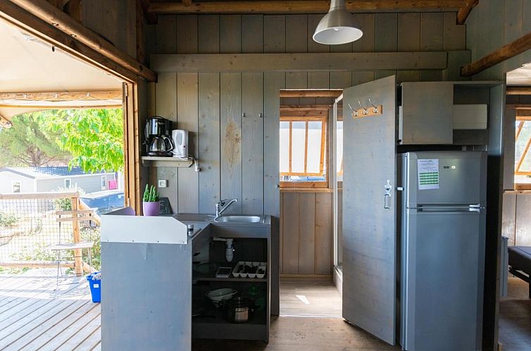«Lodgehut op palen»