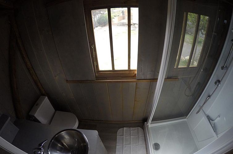 «Lodgehut op palen»