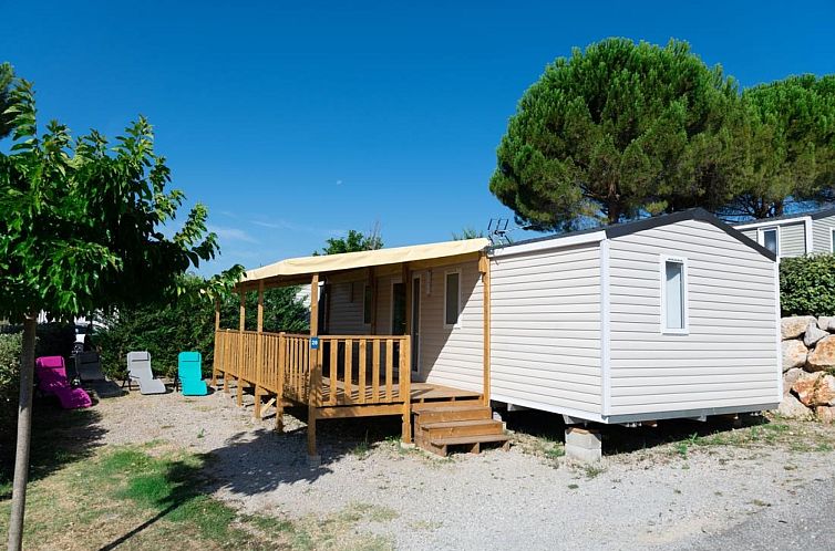 Urlaub in einem PREMIUM-Mobilheim in Manosque, Provence, mit Terrasse und gruener Umgebung an der Cote d'Azur.