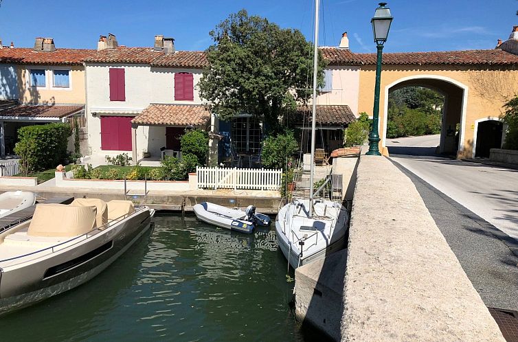 Vakantiehuis Gemütliches Ferienhaus in Grimaud mit Terrasse