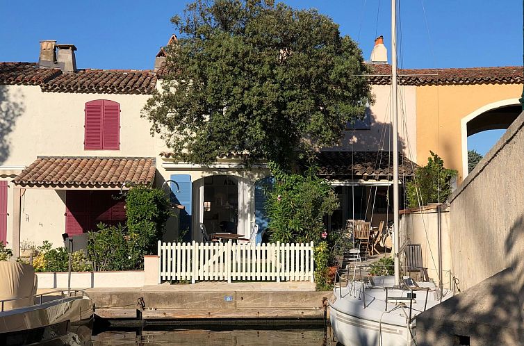 Vakantiehuis Gemütliches Ferienhaus in Grimaud mit Terrasse