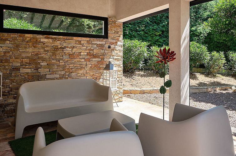 Vakantiehuis Herrliche Villa mit Meerblick, Pool, 400m vom M