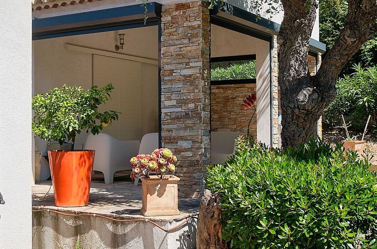 Vakantiehuis Herrliche Villa mit Meerblick, Pool, 400m vom M