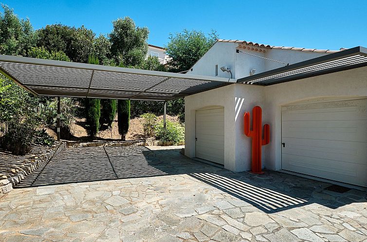 Vakantiehuis Herrliche Villa mit Meerblick, Pool, 400m vom M
