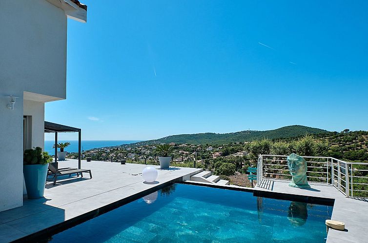 Unterkunft 0488141 - Ferienhaus Provence / Cote d'Azur - Vakantiehuis 950m vom Meer, herrlicher MEERESBLICK, Pool, Ja