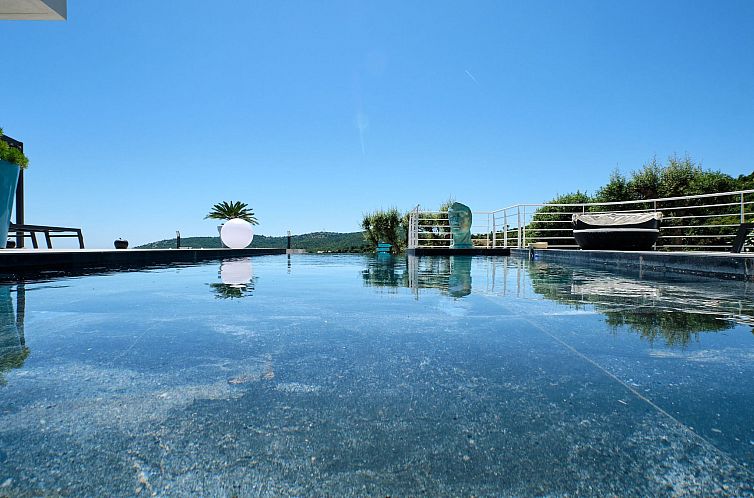 Vakantiehuis 950m vom Meer, herrlicher MEERESBLICK, Pool, Ja