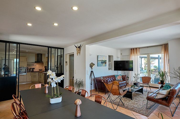 Vakantiehuis 950m vom Meer, herrlicher MEERESBLICK, Pool, Ja