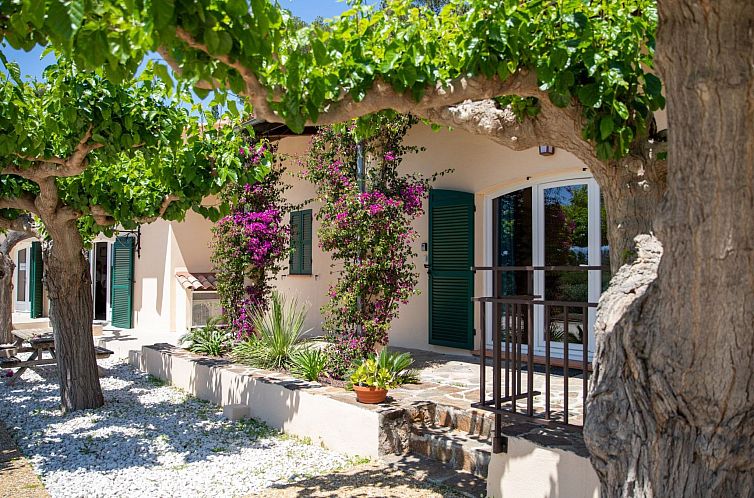 Vakantiehuis im Herzen eines Weinguts, schattige Terrasse mi