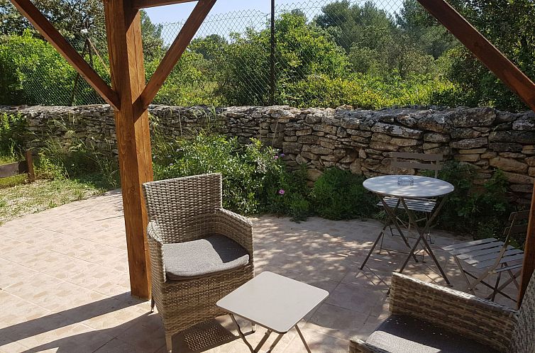 Vakantiehuis Studiowohnung mit Terrasse - Pool, Tennis, Boul
