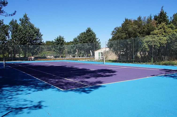 Vakantiehuis Studiowohnung mit Terrasse - Pool, Tennis, Boul