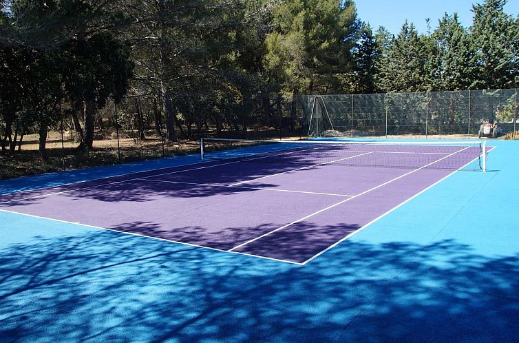 Vakantiehuis Studiowohnung mit Terrasse - Pool, Tennis, Boul