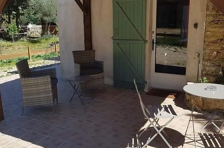 Vakantiehuis Studiowohnung mit Terrasse - Pool, Tennis, Boul