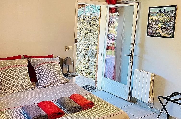 Vakantiehuis Studiowohnung mit Terrasse - Pool, Tennis, Boul