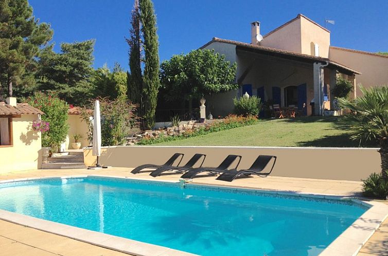 Geniessen Sie Villa Luberon-Piscine privee chauffee in Pierrevert, ein Ferienhaus mit privatem Pool in der schoenen Provence, Cote d'Azur.