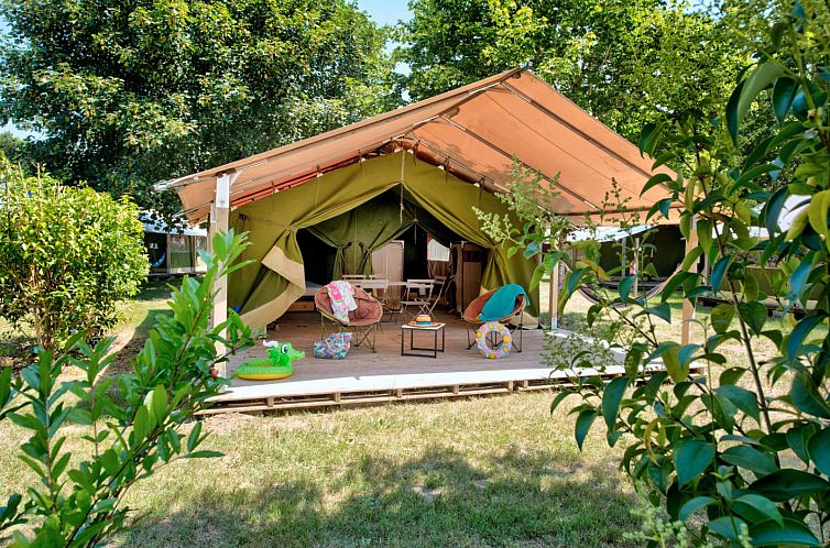 Das Ferienhaus Freeflower Standard in Souillac, Midi/Pyrenaeen, bietet eine schoene Terrasse in einer ruhigen, gruenen Umgebung.