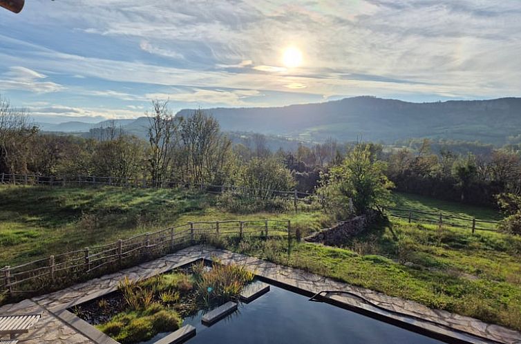 Vakantiehuisje in Saint-laurent-d'olt