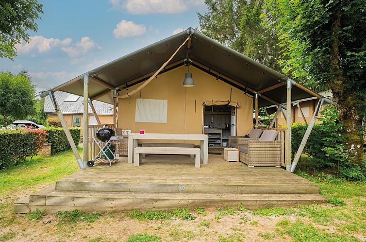 Geniessen Sie die Ruhe und den Frieden im Nomadenzelt in Salles-Curan, Midi-Pyrenaeen, mit Terrasse und gemuetlichem Aussenbereich.