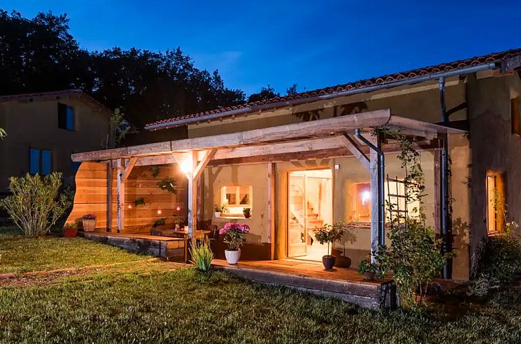 Natuurlijk gebouwd vakantiehuis