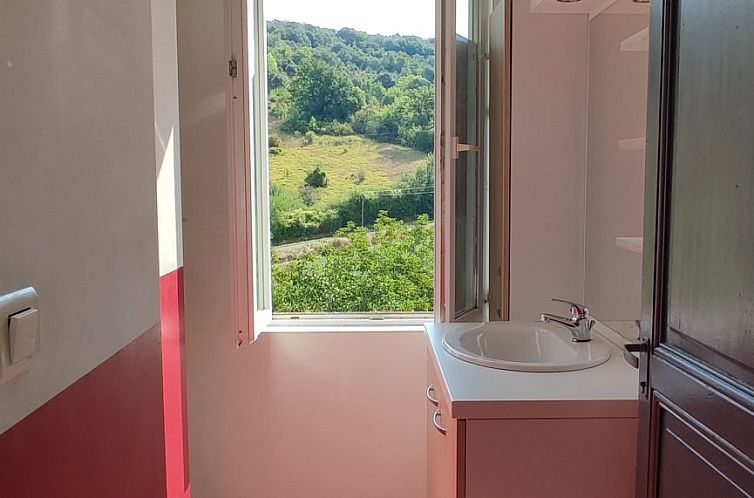 Vrijstaande woning in Valeilles
