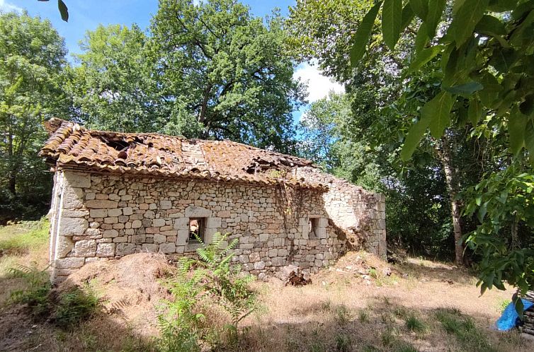 Vrijstaande woning in Valeilles