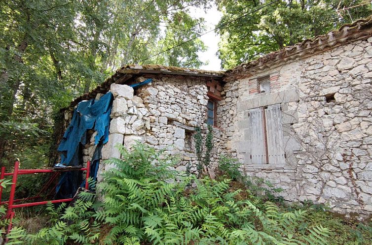Vrijstaande woning in Valeilles