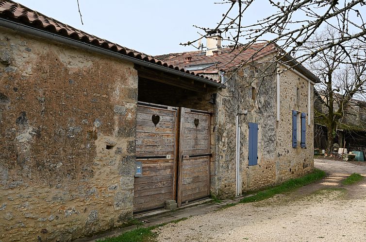 Vrijstaande woning in Saint Front Sur Lémance