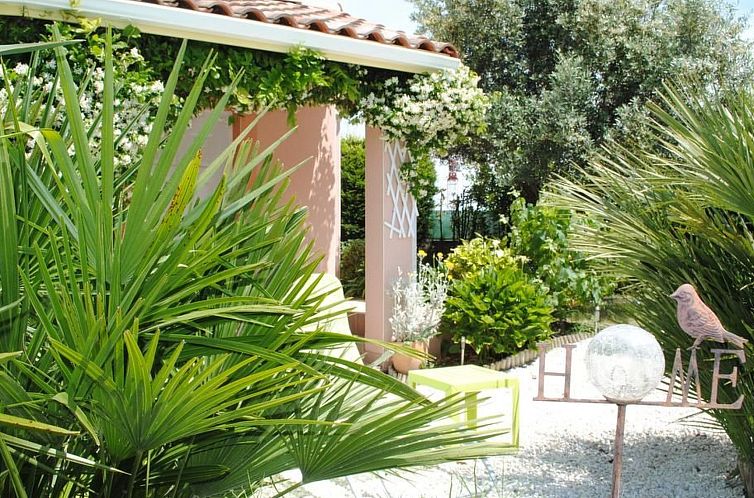 Vakantiehuis Haus "Les Cyprès" mit Gemeinschaftspool
